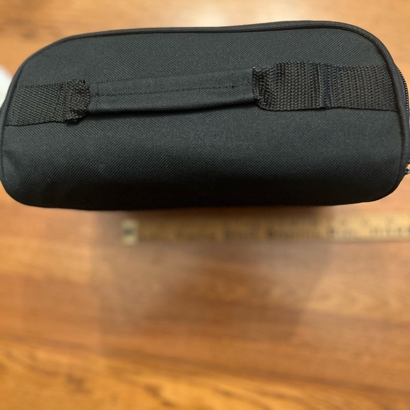 Pari Camera Bag With Shoulder Strap NWOT - Picture 8 of 8